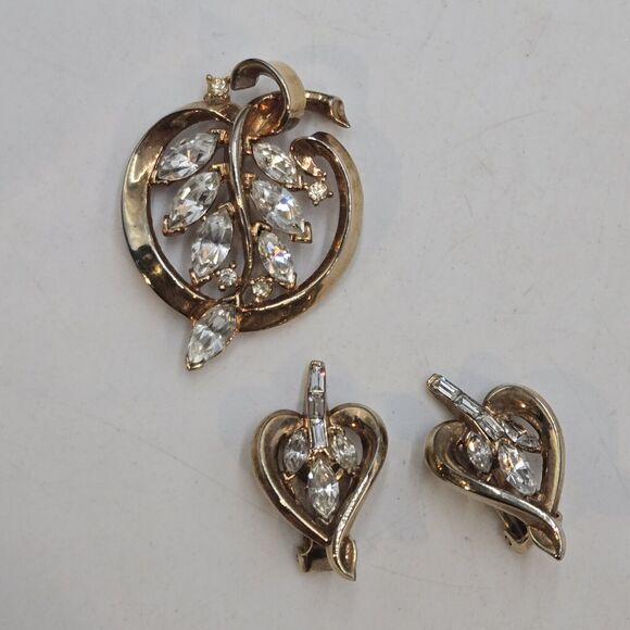 Trifari Jewelry - Vintage TRIFARI Alfred Philippe Marquise Rhinestone Gold Tone Pendant & Earrings